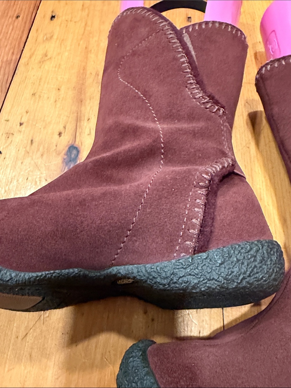 Keen Boots maroon wine color Suede Mid-Calf lined easy pull on 7.5 - Picture 8 of 11
